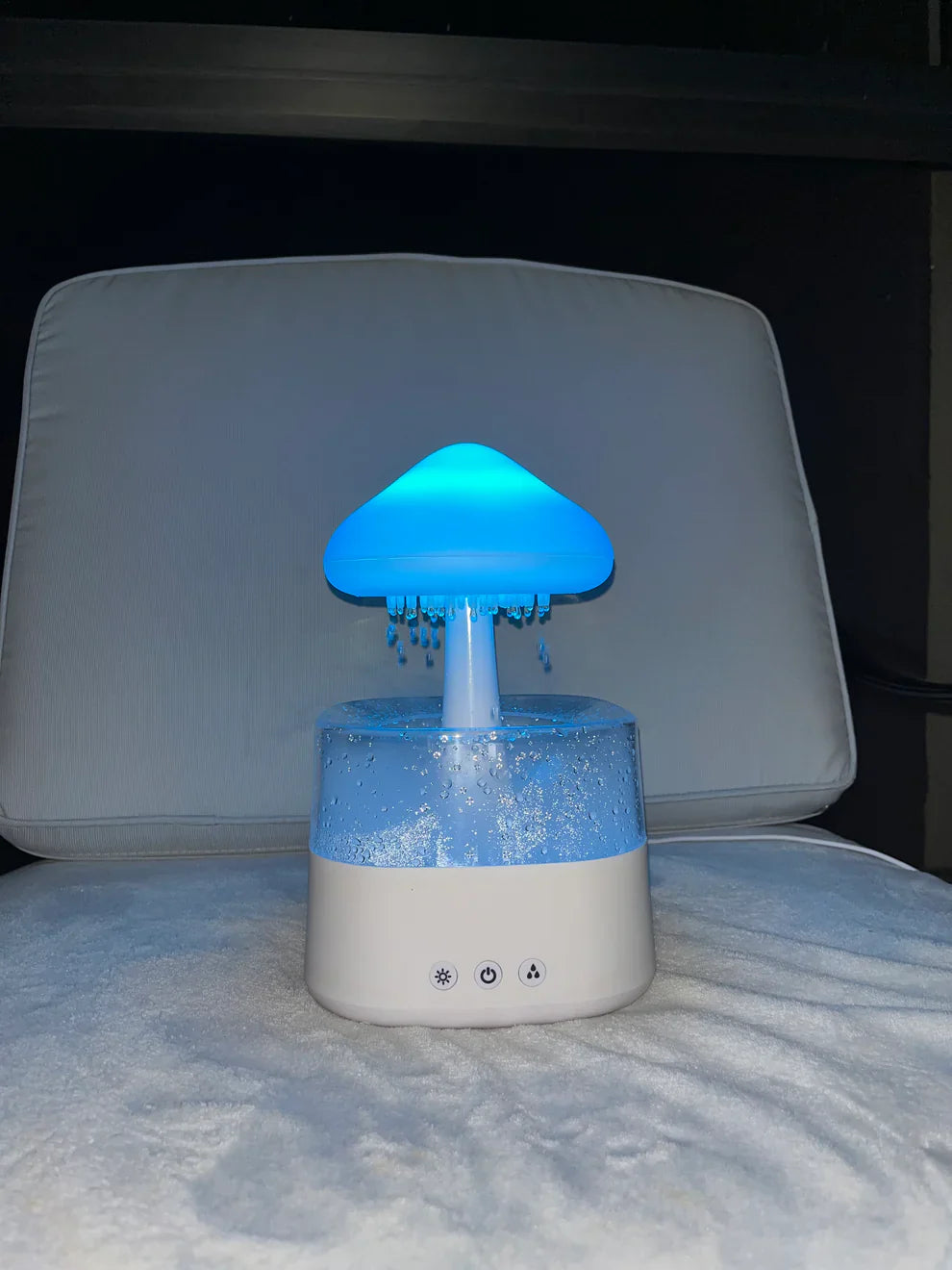 The ThunderFocus™ Rainfall Lamp